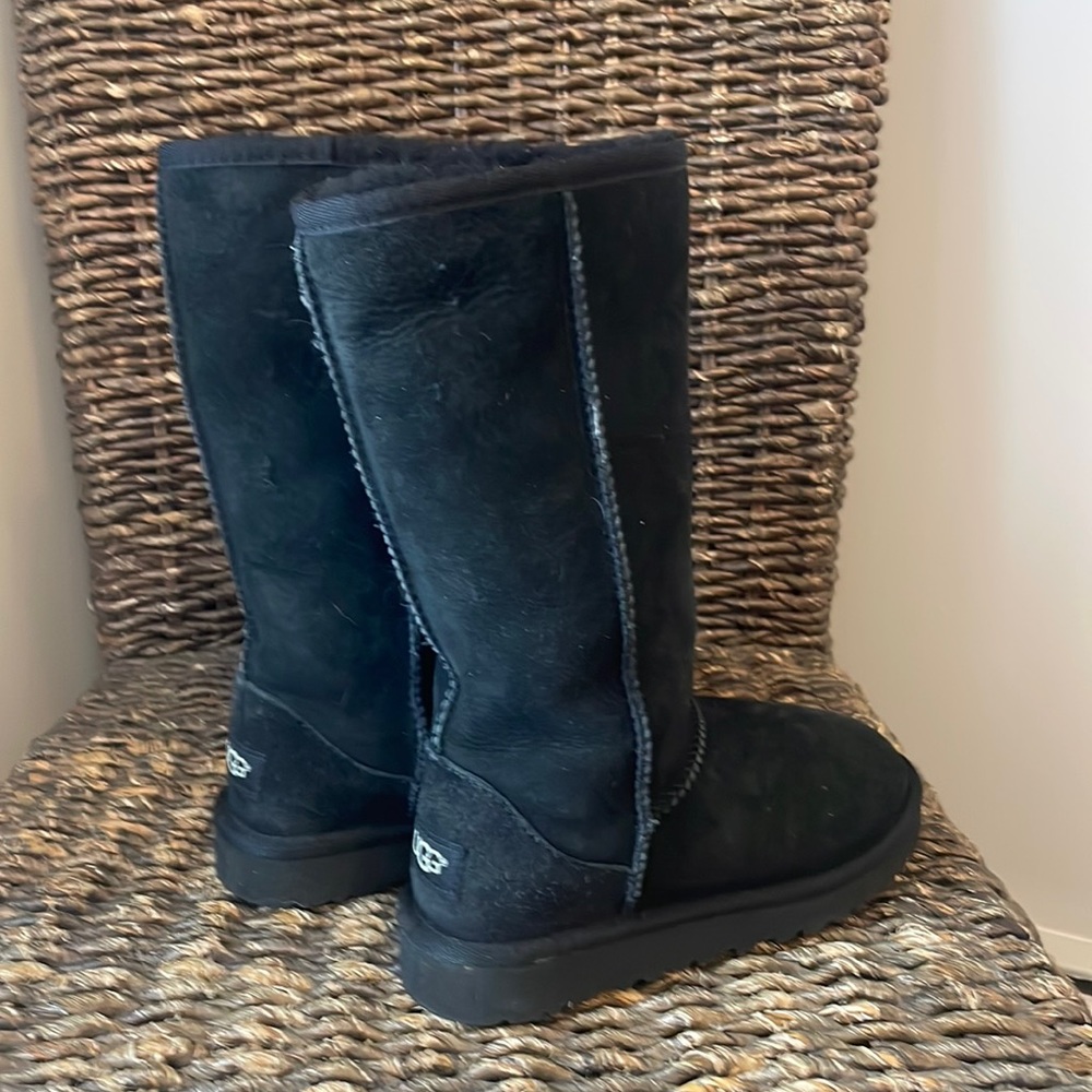 Kids Black Tall Ugg Size 1